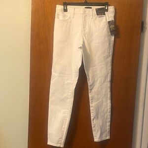 BOLD elements White Skinny Jeans